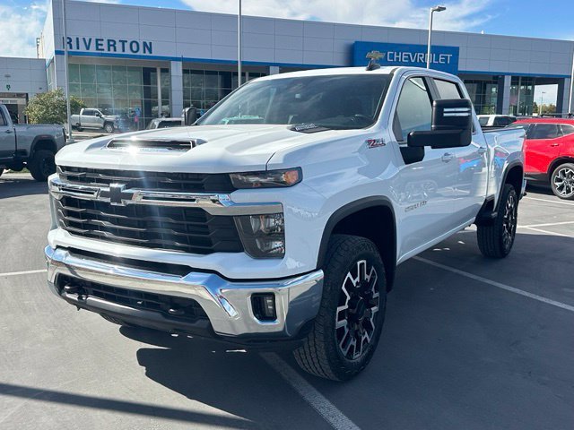 Used 2025 Chevrolet Silverado 2500 LT w/ Convenience Package AWD/4WD image 12