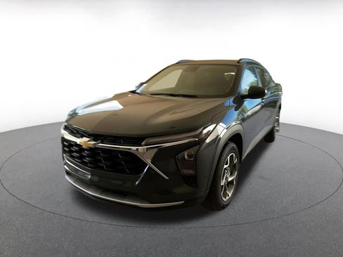 Used 2025 Chevrolet Trax LT image 7