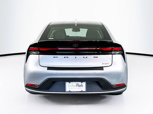 Used 2024 Toyota Prius LE image 7