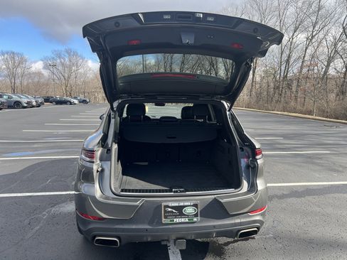 Used 2024 Porsche Cayenne image 28