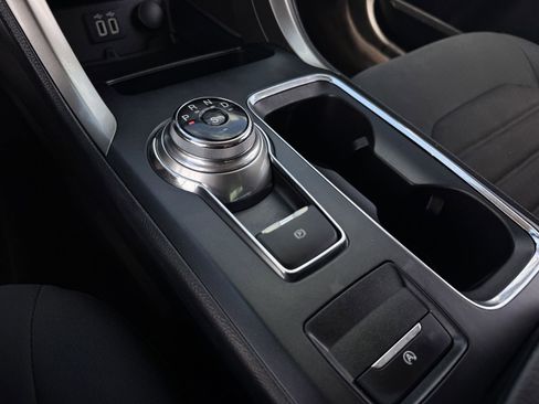 Used 2019 Ford Fusion SE image 20