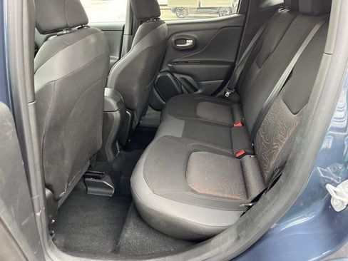 Used 2023 Jeep Renegade Latitude image 9