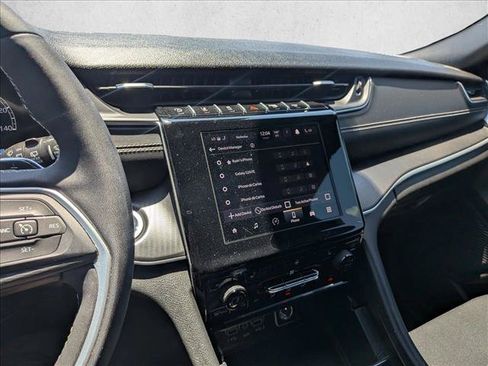 Used 2024 Jeep Grand Cherokee Laredo w/ Luxury Tech Group I AWD/4WD image 13