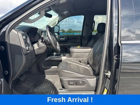Used 2020 Chevrolet Silverado 2500 LTZ w/ Technology Package AWD/4WD image 3
