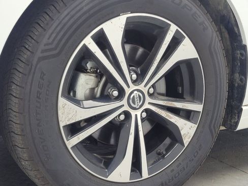 Used 2023 Nissan Sentra SV FWD image 31