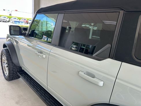 Certified 2022 Ford Bronco Outer Banks w/ Sasquatch Package AWD/4WD image 12