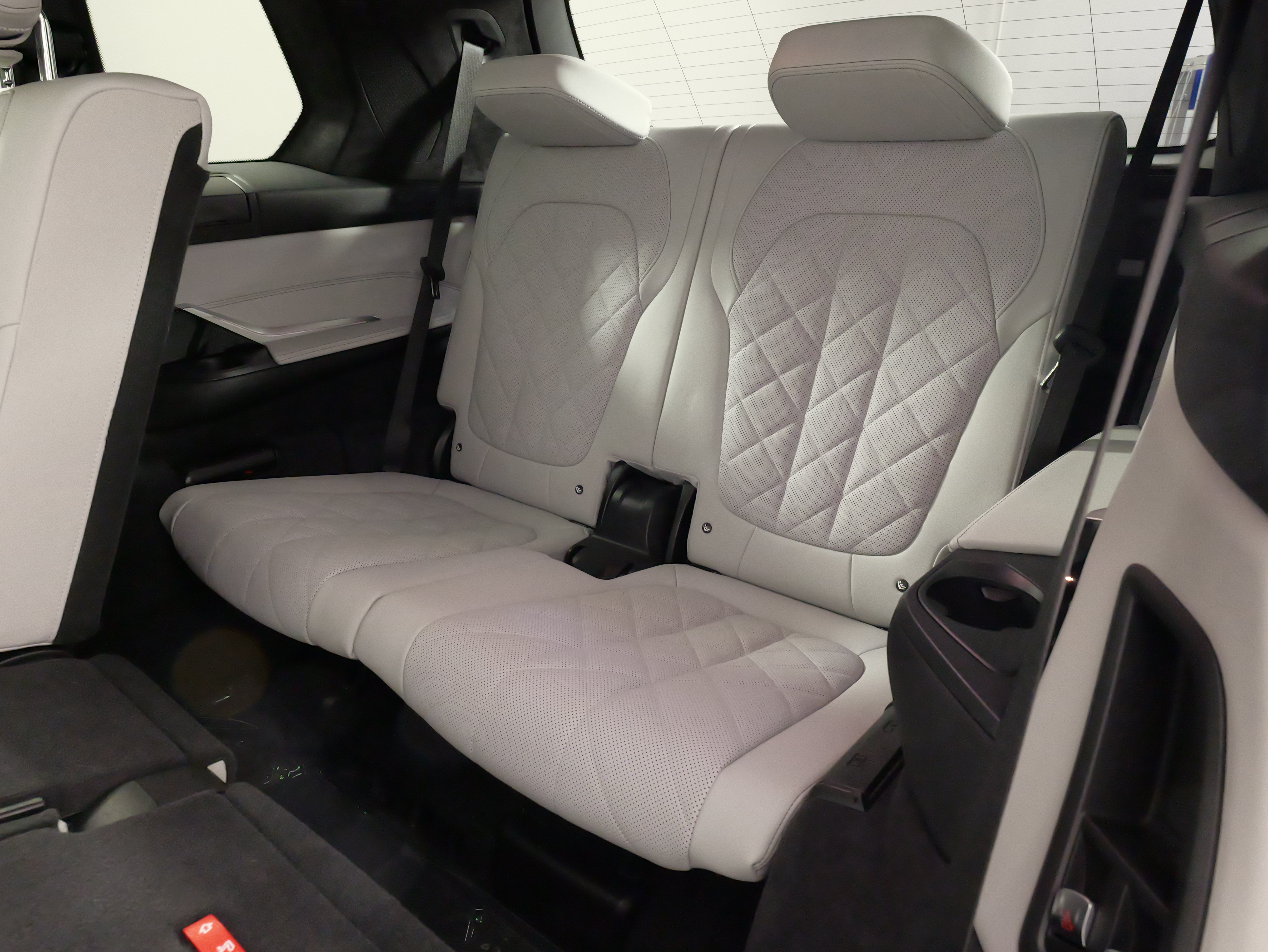Used 2026 BMW X7 xDrive40i AWD/4WD image 39