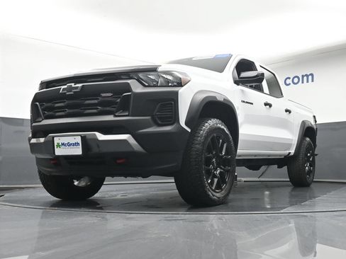 Used 2023 Chevrolet Colorado Trail Boss w/ LPO, Dark Essentials Package AWD/4WD image 7