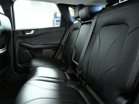 Certified 2025 Ford Escape Platinum w/ Premium Technology Package image 15