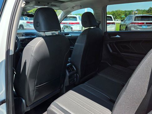 Certified 2023 Volkswagen Tiguan SE w/ Panoramic Sunroof Package FWD image 45