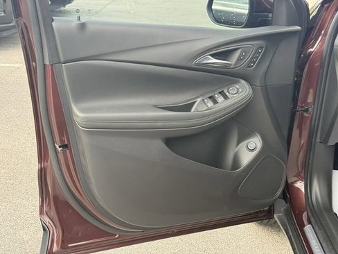 Used 2023 Buick Encore GX Essence w/ Experience Buick Package FWD image 34