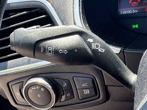 Used 2019 Ford Edge Titanium w/ Equipment Group 301A AWD/4WD image 23