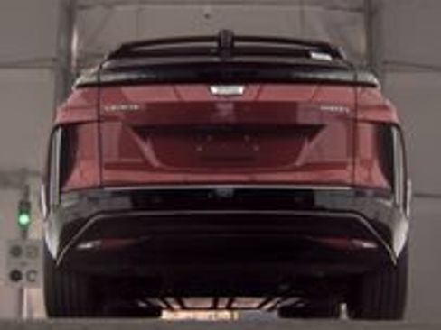 Certified 2025 Cadillac Lyriq Luxury w/ LPO, Floor Liner Package AWD/4WD image 5