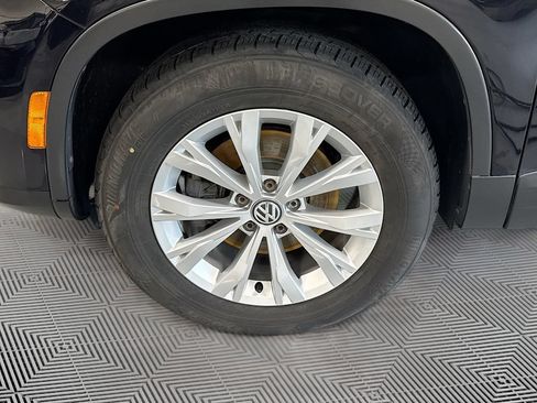 Used 2018 Volkswagen Tiguan Limited AWD/4WD image 32