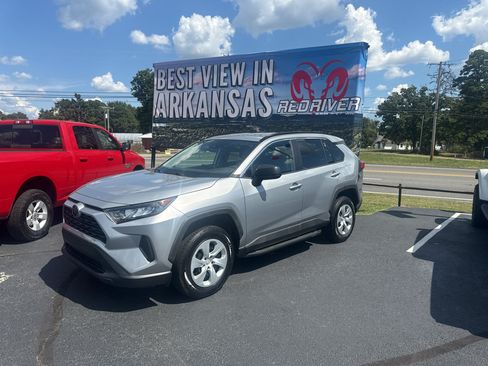 Used 2019 Toyota RAV4 LE w/ Carpet Mat Package FWD image 1