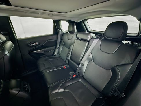 Used 2020 Jeep Cherokee Limited image 23