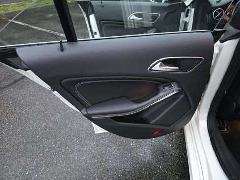 Used 2014 Mercedes-Benz CLA 250 image 43