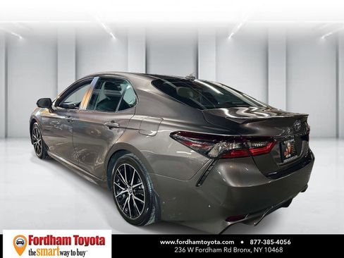 Used 2024 Toyota Camry SE w/ Cold Weather Package image 6