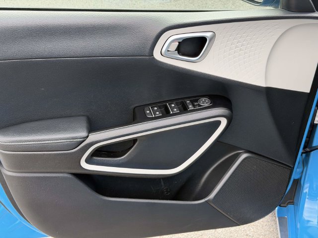 Used 2023 Kia Soul GT-Line FWD image 15