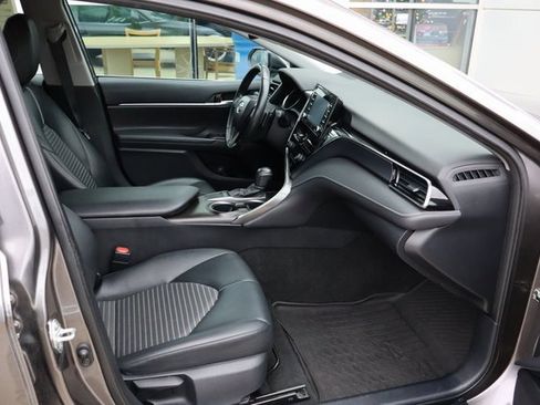Used 2023 Toyota Camry SE image 13