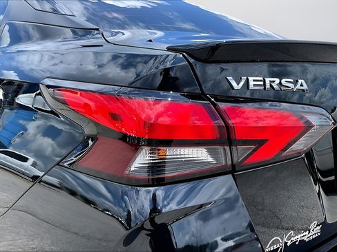 Certified 2025 Nissan Versa SR w/ Trunk Package FWD image 20