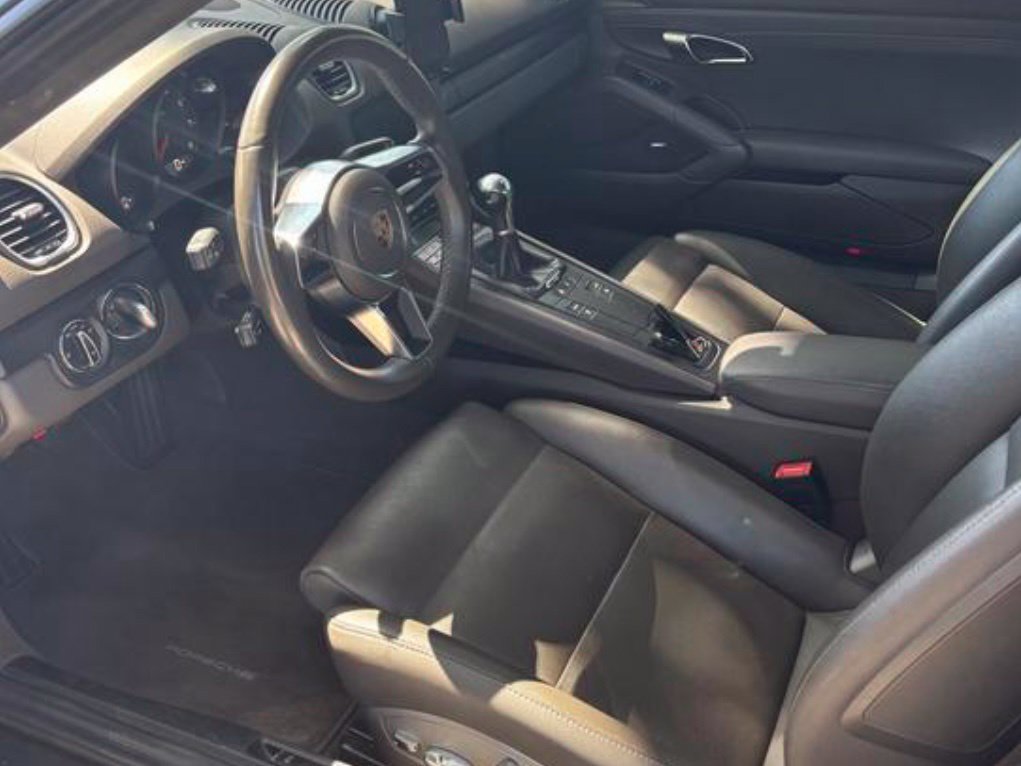 Used 2017 Porsche 718 Cayman RWD image 6