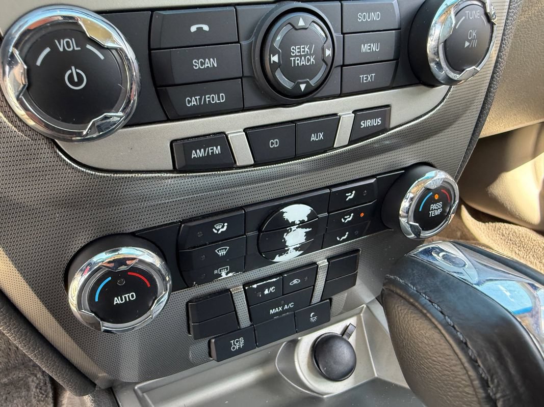 Used 2011 Ford Fusion Hybrid FWD image 33
