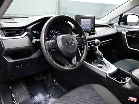 Used 2022 Toyota RAV4 LE AWD/4WD image 12
