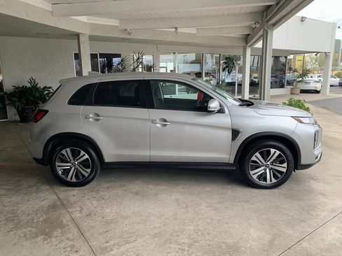 Used 2021 Mitsubishi Outlander Sport SE image 2
