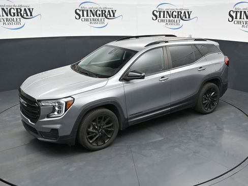 Used 2023 GMC Terrain SLE w/ Driver Convenience Package FWD image 20