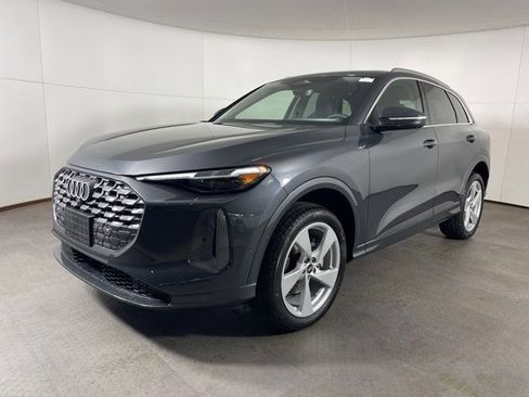 New 2025 Audi Q5 Premium Plus image 3