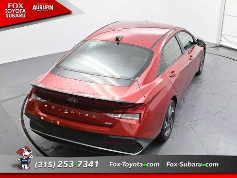 Used 2025 Hyundai Elantra SEL image 25