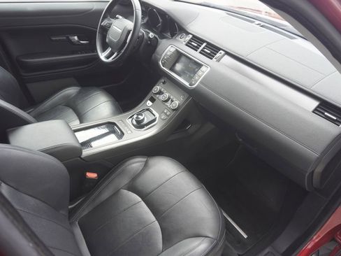 Used 2019 Land Rover Range Rover Evoque SE image 22