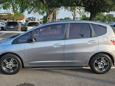 Used 2010 Honda Fit image 2