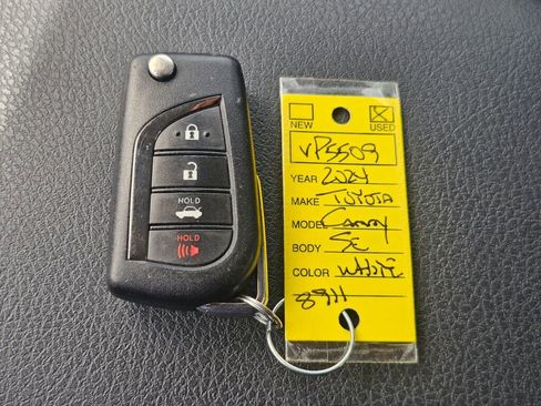 Used 2024 Toyota Camry SE FWD image 30