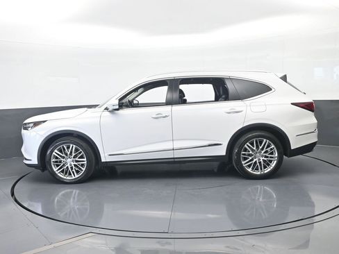 Used 2023 Acura MDX SH-AWD w/ Advance Package image 3