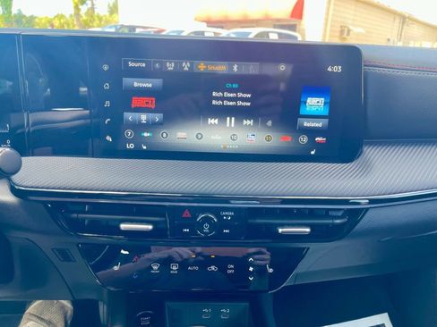 Used 2025 Nissan Kicks SR w/ SR Premium Package FWD image 14