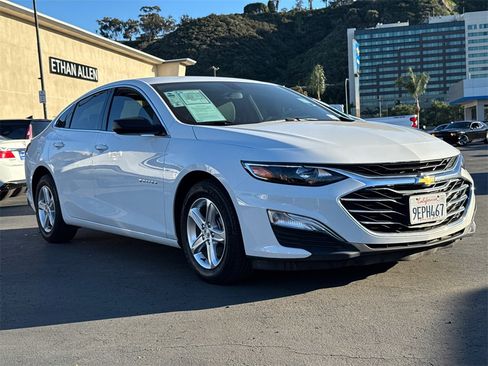 Used 2022 Chevrolet Malibu LS image 4