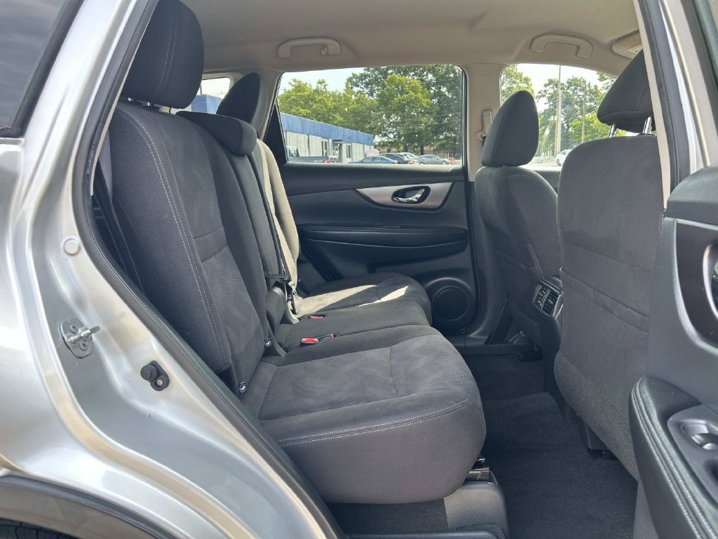 Used 2015 Nissan Rogue SV AWD/4WD image 17