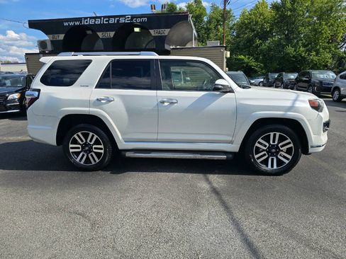 Used 2016 Toyota 4Runner Limited AWD/4WD image 2