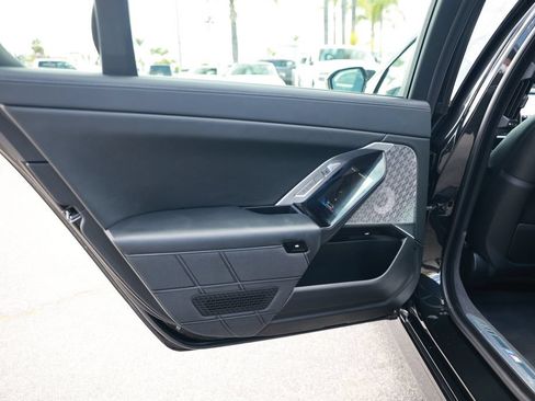 Used 2023 BMW 760i xDrive AWD/4WD image 38