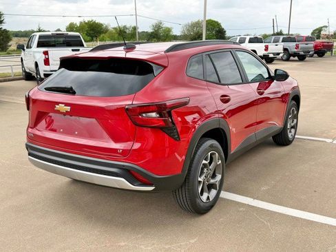 New 2026 Chevrolet Trax LT w/ Driver Confidence Package FWD image 5