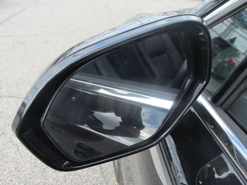 Used 2022 Lincoln Corsair AWD w/ Premium Package image 17