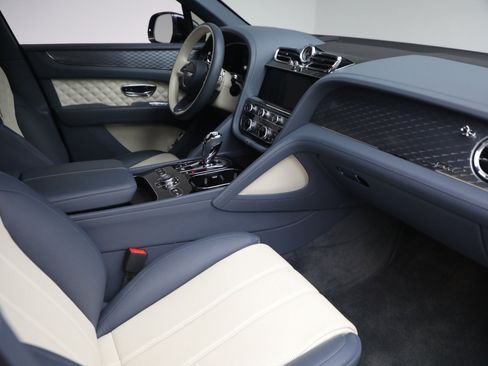 Certified 2021 Bentley Bentayga Speed image 27
