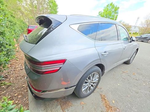 Used 2024 Genesis GV80 2.5T image 3