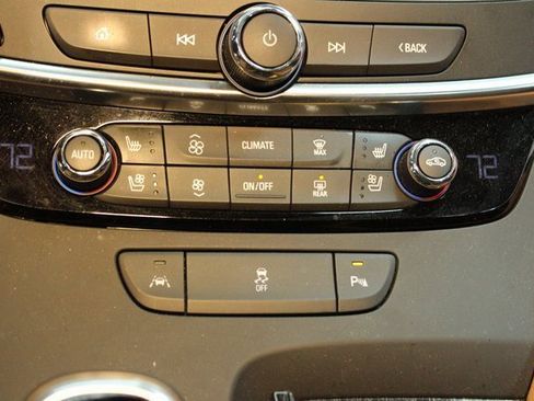 Used 2018 Buick LaCrosse Premium image 25