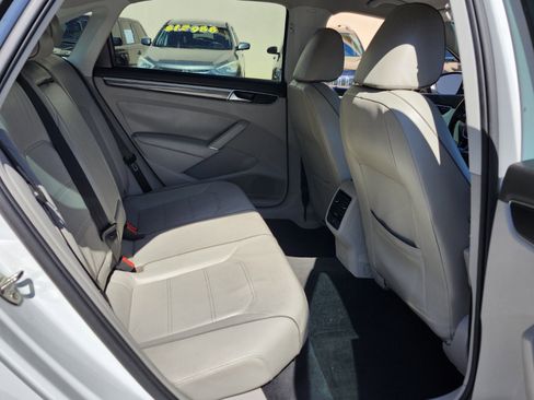 Used 2018 Volkswagen Passat 2.0T SE image 13