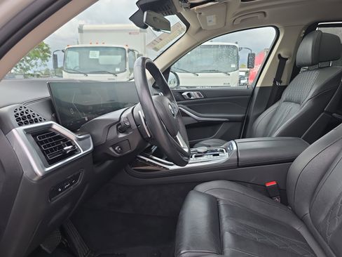 Used 2025 BMW X7 xDrive40i AWD/4WD image 25