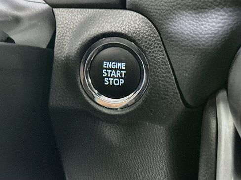 Certified 2025 Toyota RAV4 XLE w/ Convenience Package FWD image 20