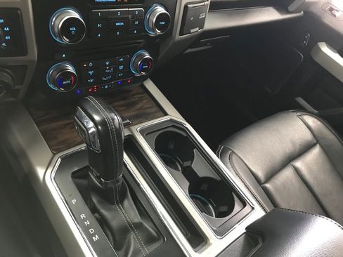 Used 2018 Ford F150 Lariat w/ Equipment Group 502A Luxury image 19